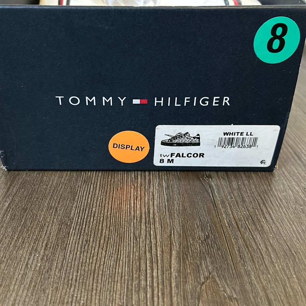 Size 8 Tommy Hilfiger shoes